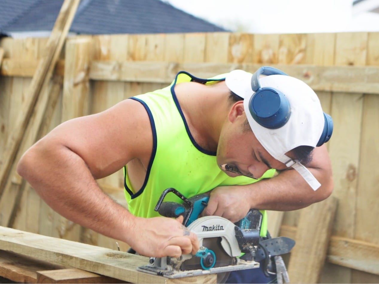 Local Apprentices learn to build homes for people in Kaikohe with THOON